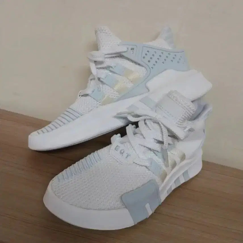 [BUNJANG] Adidas Originals EQT Basket ADV Sneakers (245) / 여성 아디다스 오리지널스 EQT 바스켓 ADV 운동화 (245)