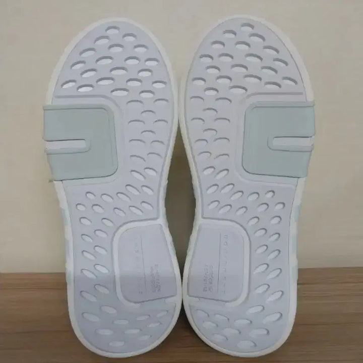 [BUNJANG] Adidas Originals EQT Basket ADV Sneakers (245) / 여성 아디다스 오리지널스 EQT 바스켓 ADV 운동화 (245)