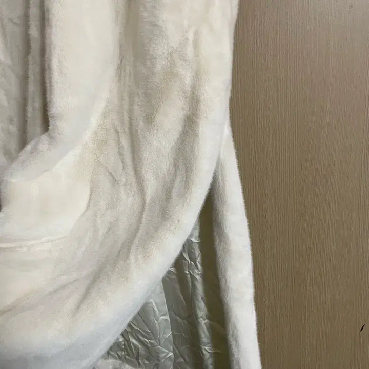 [BUNJANG] Ivory Fur Vest Hooded Long Outerwear / 아이보리 퍼 베스트 후드 롱 조끼 아우터