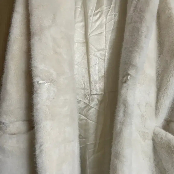 [BUNJANG] Ivory Fur Vest Hooded Long Outerwear / 아이보리 퍼 베스트 후드 롱 조끼 아우터