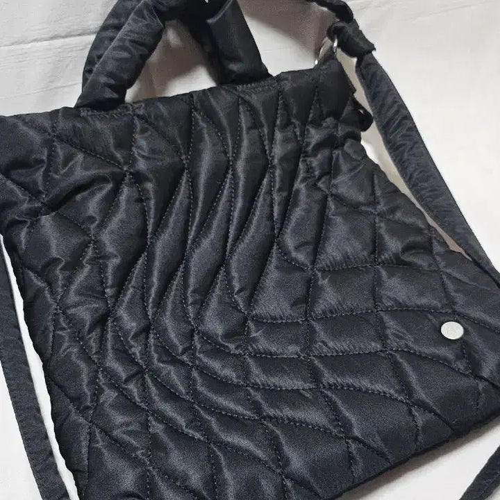 [BUNJANG] Addoff Quilting Crossbody Bag / addoff 애드오프 퀄팅 크로스백