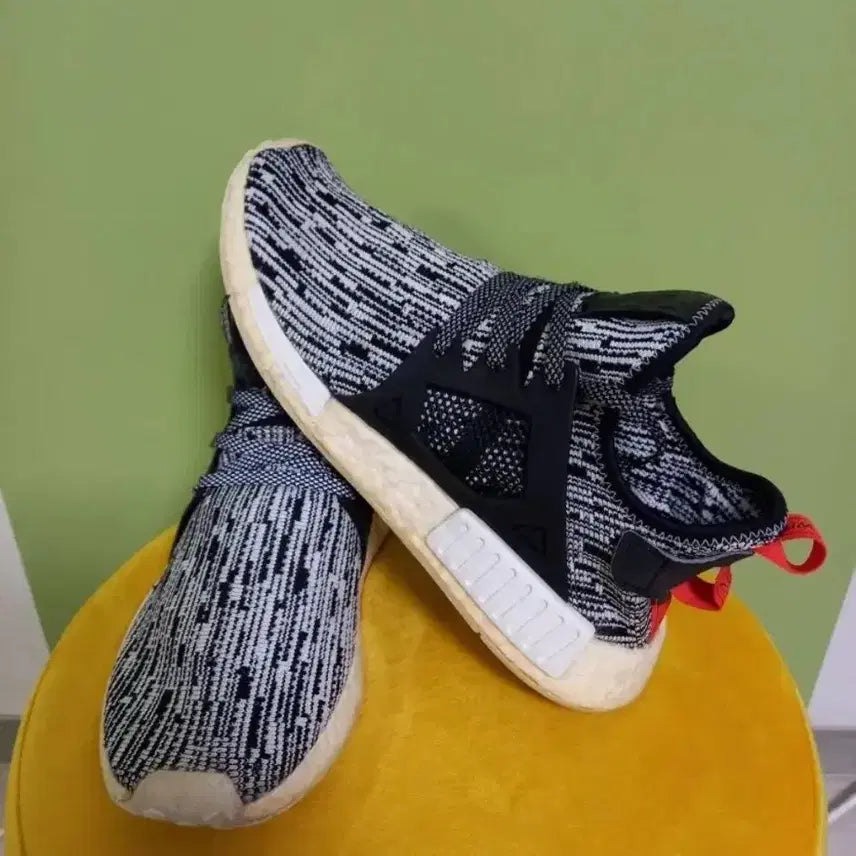 [BUNJANG] Adidas NMD XR1 PK Zebra Running Shoes / 남성 아디다스 NMD XR1 PK 얼룩말 런닝화 (270)