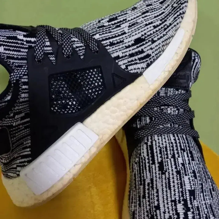 [BUNJANG] Adidas NMD XR1 PK Zebra Running Shoes / 남성 아디다스 NMD XR1 PK 얼룩말 런닝화 (270)