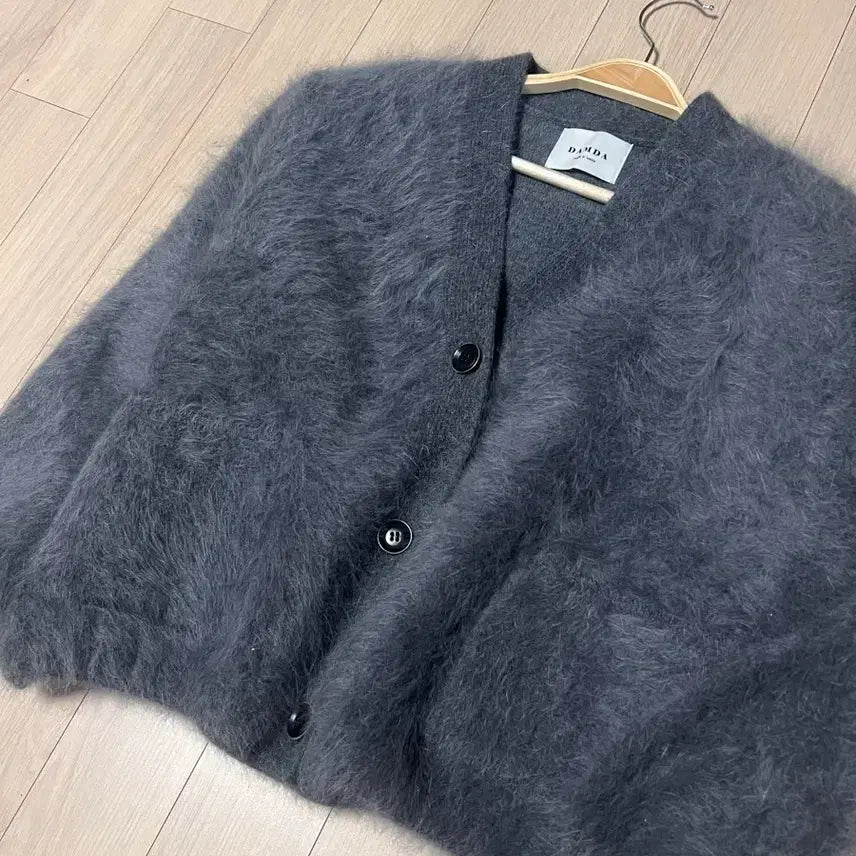 [BUNJANG] Loose Fit Raccoon 100% Fur Cardigan / 고퀄 라쿤100% 보송 퍼 가디건 브이넥 그레이 회색 루즈핏