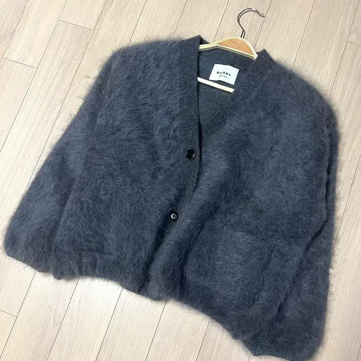 [BUNJANG] Loose Fit Raccoon 100% Fur Cardigan / 고퀄 라쿤100% 보송 퍼 가디건 브이넥 그레이 회색 루즈핏