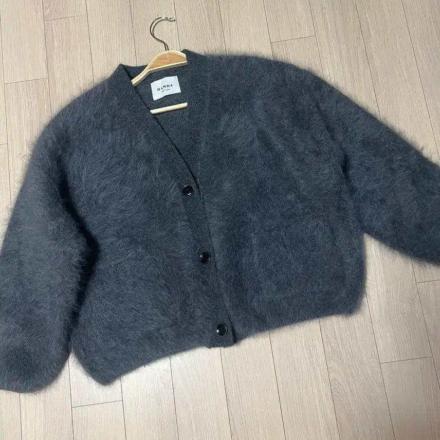 [BUNJANG] Loose Fit Raccoon 100% Fur Cardigan / 고퀄 라쿤100% 보송 퍼 가디건 브이넥 그레이 회색 루즈핏