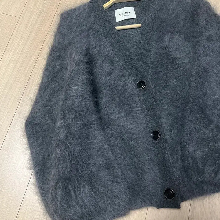 [BUNJANG] Loose Fit Raccoon 100% Fur Cardigan / 고퀄 라쿤100% 보송 퍼 가디건 브이넥 그레이 회색 루즈핏