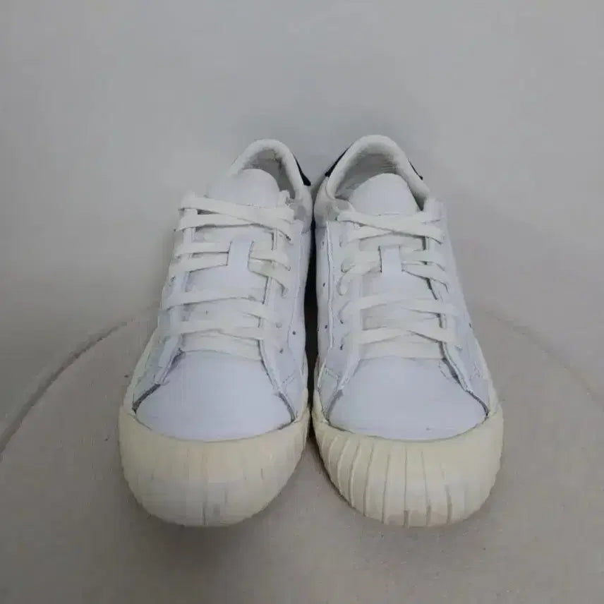 [BUNJANG] Adidas Everline Classic Sneakers (220) / 여성 아디다스 에버린 클래식 스니커즈 운동화 (220)