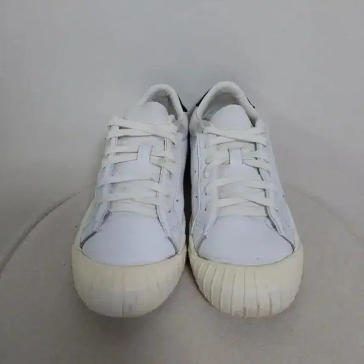 [BUNJANG] Adidas Everline Classic Sneakers (220) / 여성 아디다스 에버린 클래식 스니커즈 운동화 (220)