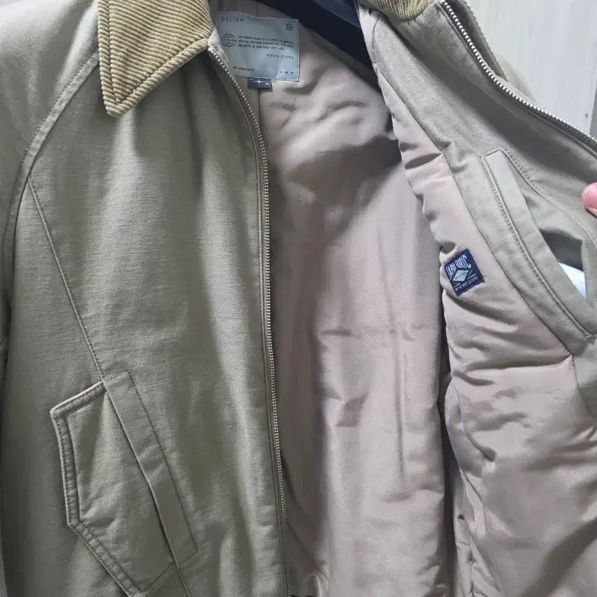 [BUNJANG] BELLEVILLE Neo City Flight Jacket - Beige / 벨리에 네오 시티 플라이트자켓 - 베이지