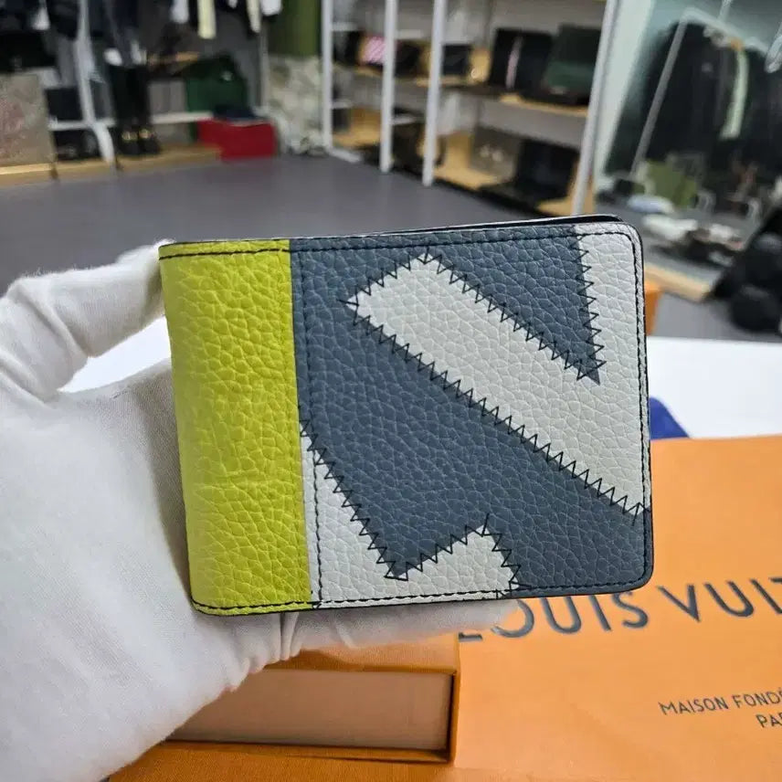 [SOLD OUT] [40%할인] 루이비통 토뤼옹 반지갑