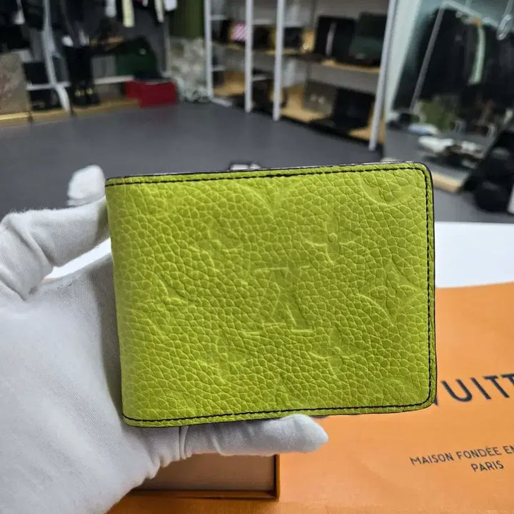 [SOLD OUT] [40%할인] 루이비통 토뤼옹 반지갑