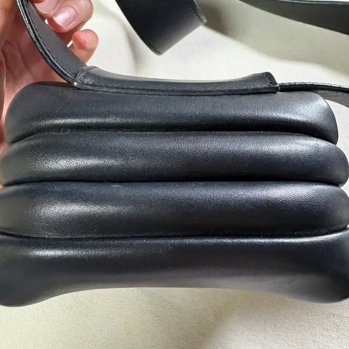 [BUNJANG] OSOI Pican Brot Black Bag / 오소이 피칸 브로트 블랙 OSOI 가방