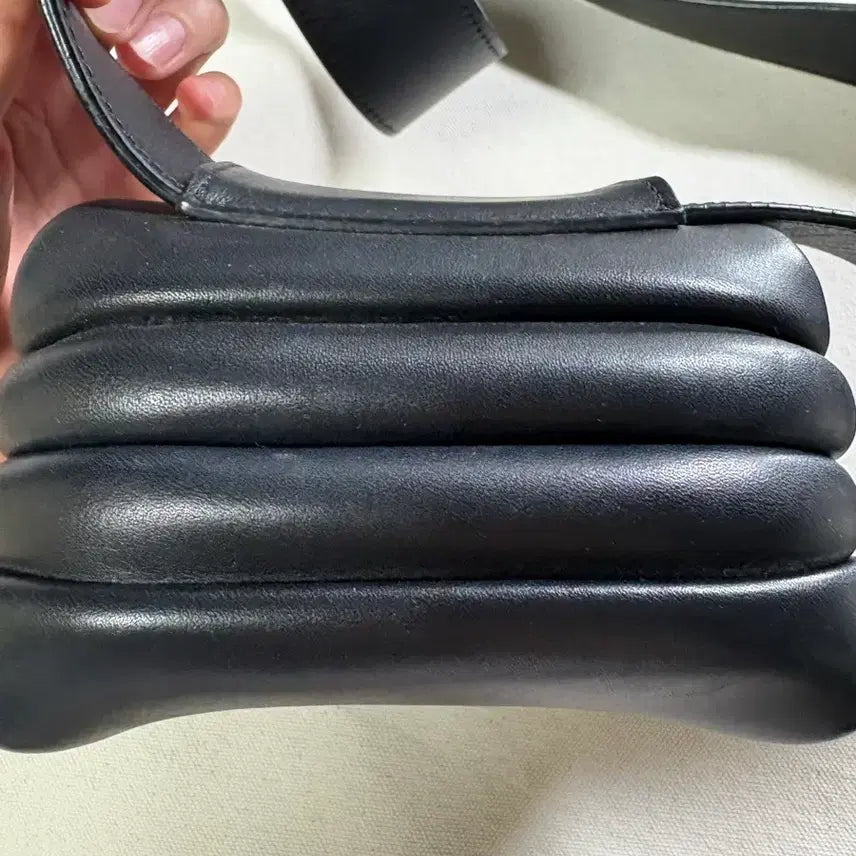 [BUNJANG] OSOI Pican Brot Black Bag / 오소이 피칸 브로트 블랙 OSOI 가방