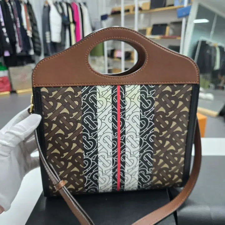 [SOLD OUT] [40%할인] 버버리 스프라이트 토트 숄더백