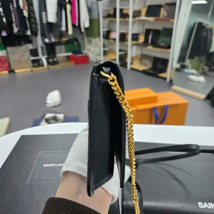 [SOLD OUT] [40%할인] 입생로랑 폰홀더백