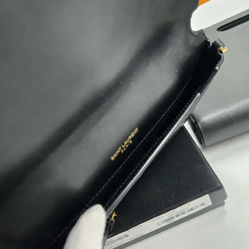 [SOLD OUT] [40%할인] 입생로랑 폰홀더백