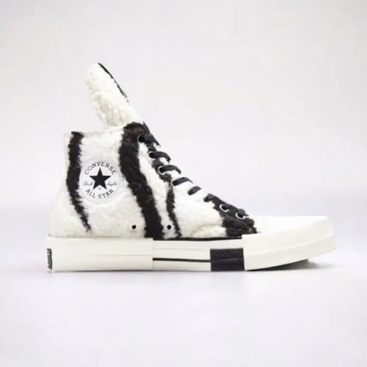 [BUNJANG] Converse x DarkShadows Turbodark Zebra 230 / 컨버스 x 다크쉐도우 쉐르파 터보다크 지브라 230