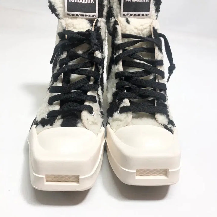 [BUNJANG] Converse x DarkShadows Turbodark Zebra 230 / 컨버스 x 다크쉐도우 쉐르파 터보다크 지브라 230