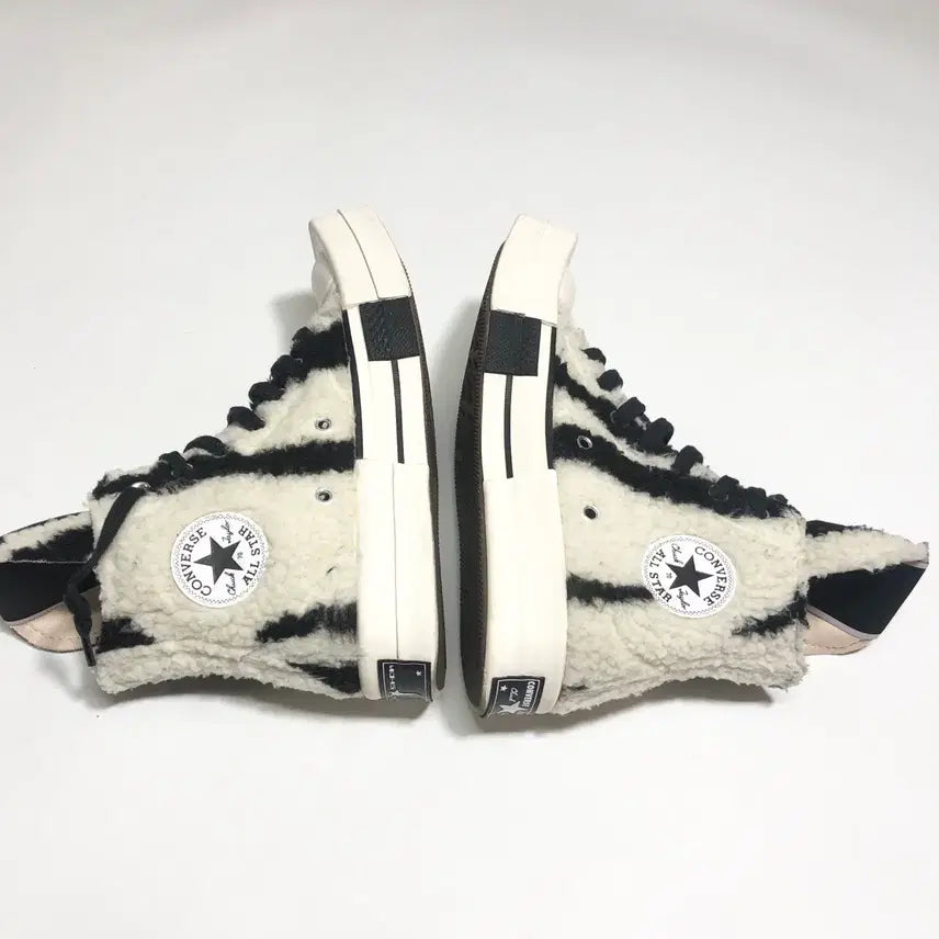 [BUNJANG] Converse x DarkShadows Turbodark Zebra 230 / 컨버스 x 다크쉐도우 쉐르파 터보다크 지브라 230