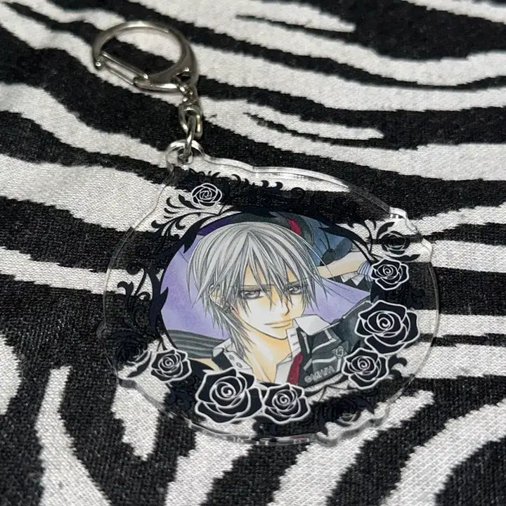 [BUNJANG] Vampire Knight Zero Acrylic Keyring / 뱀파이어기사 제로 아크릴 키링