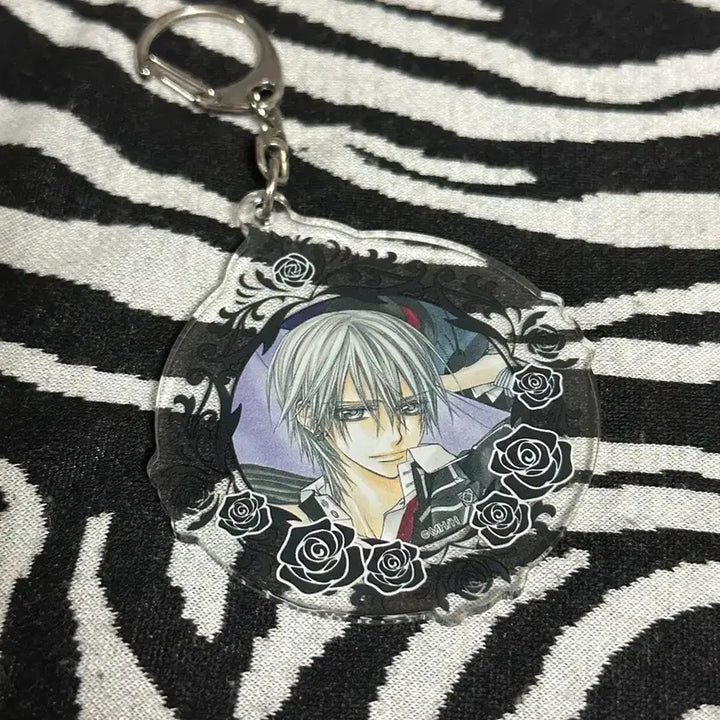 [BUNJANG] Vampire Knight Zero Acrylic Keyring / 뱀파이어기사 제로 아크릴 키링