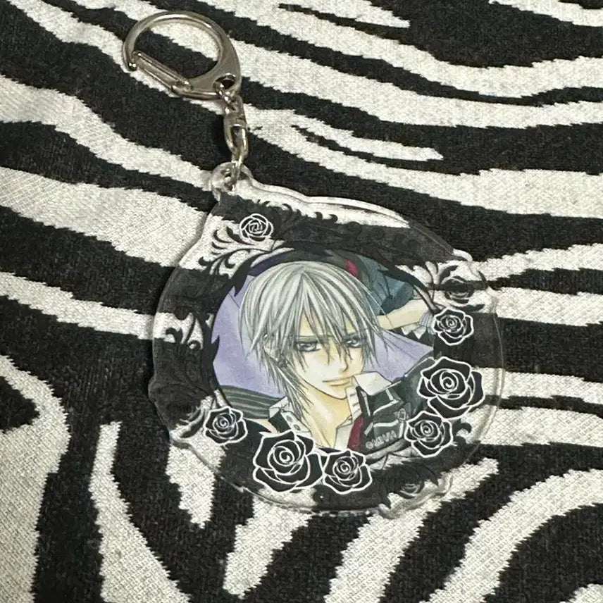 [BUNJANG] Vampire Knight Zero Acrylic Keyring / 뱀파이어기사 제로 아크릴 키링