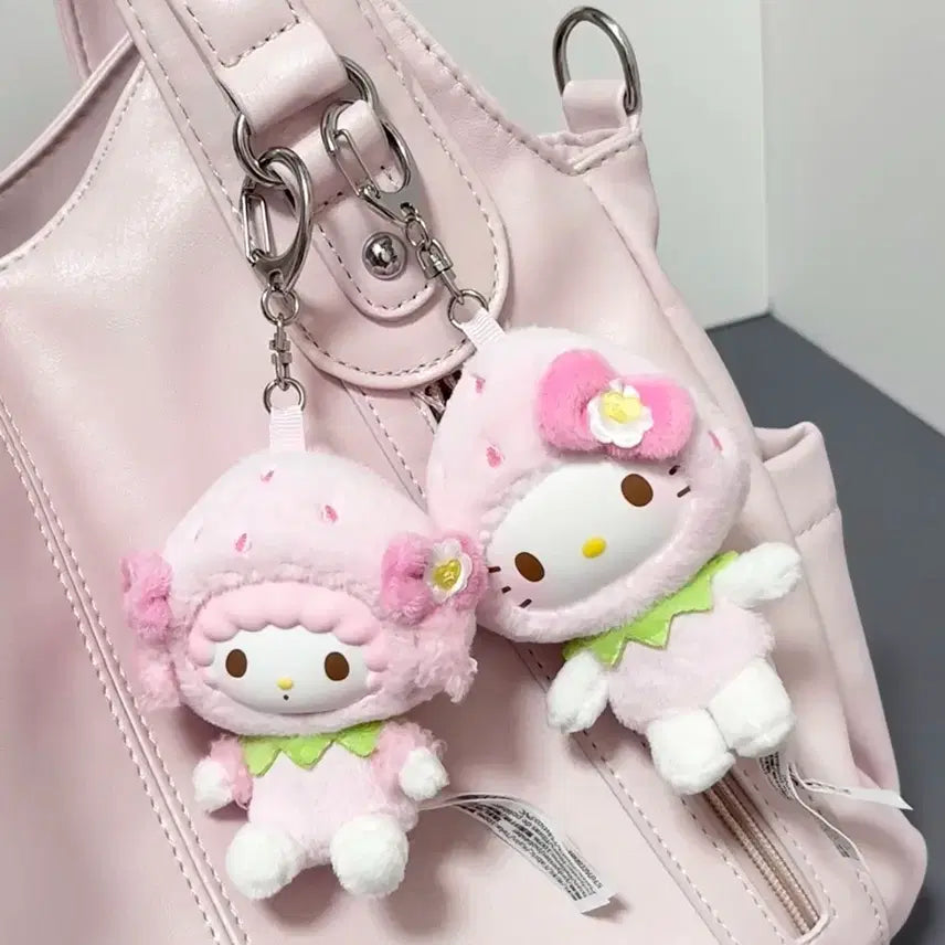 [BUNJANG] TopToy Sanrio Strawberry Keyring (Random) / <예약구매>탑토이 산리오 신상 딸기 키링 랜덤 선택가능
