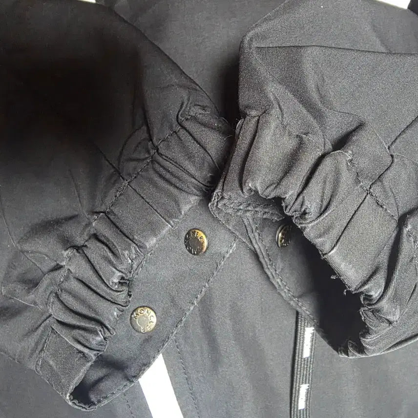 [BUNJANG] Moncler Mythos Windbreaker Hooded Jacket / 몽클레어 블랙 로고 바람막이 후드 자켓