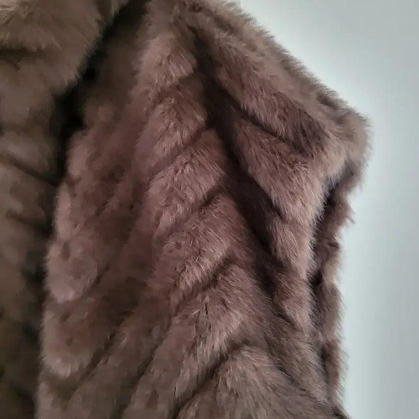 [BUNJANG] Leover Eco Mink Vest / 리오벨 후드 에코 밍크 조끼 베스트