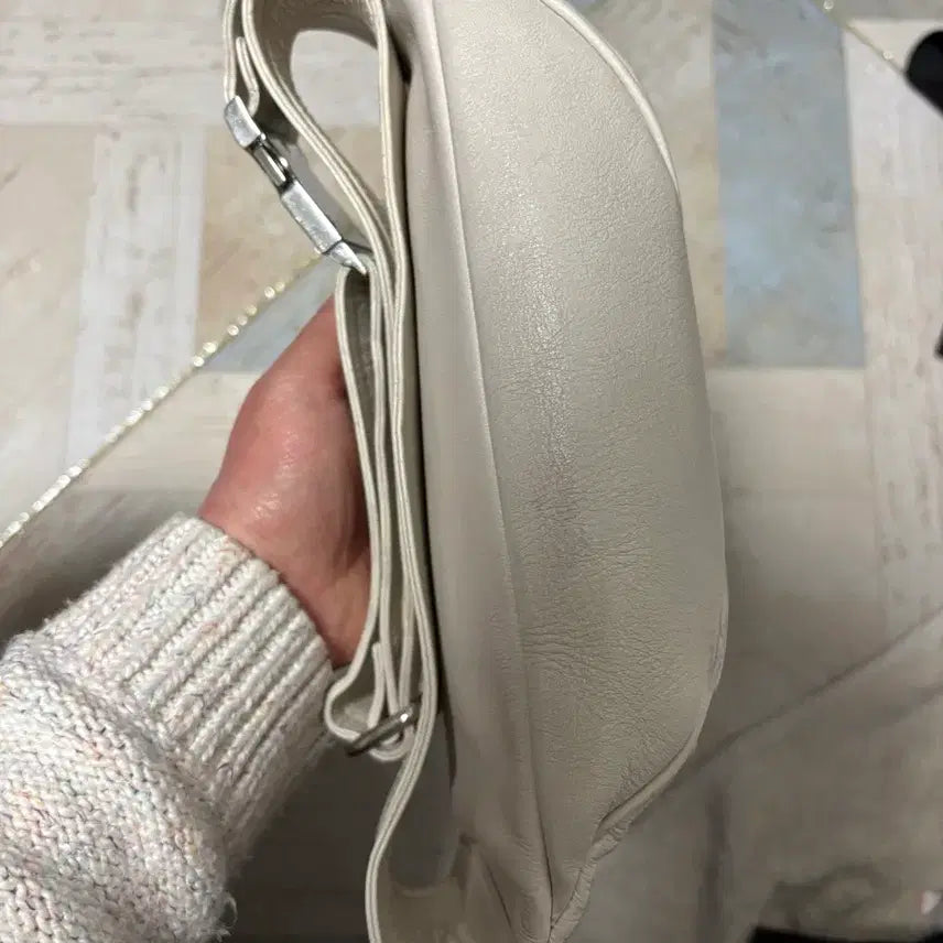 [BUNJANG] Jacquemus La Banane Grained Leather Belt Bag / 자크뮈스(Jacquemus)의 라 바난(La Banane) 가죽 벨트 백