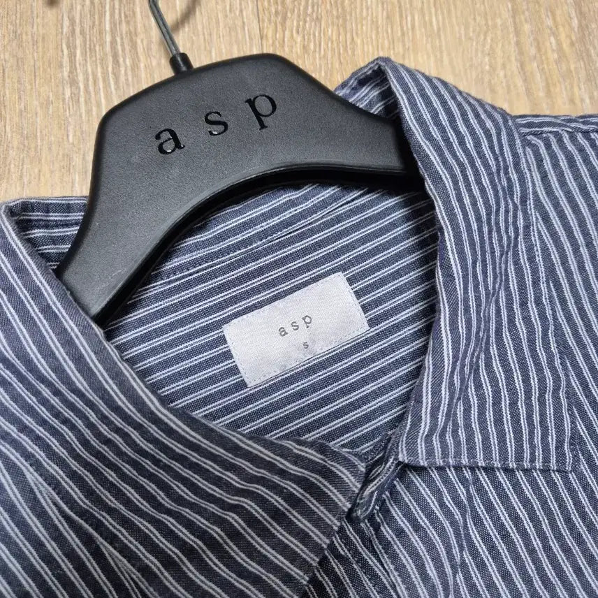 [SOLD OUT] 애습 스트라이프 셔츠