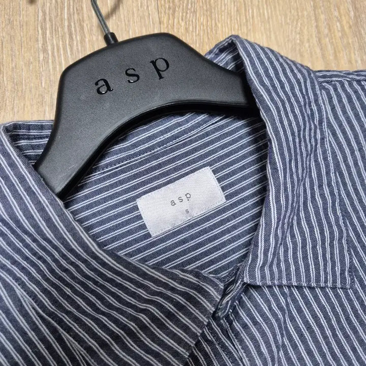 [SOLD OUT] 애습 스트라이프 셔츠