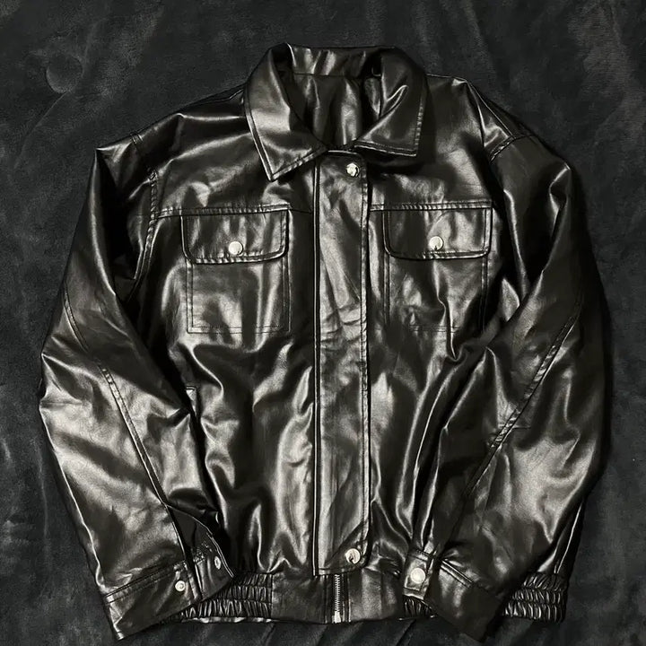 [BUNJANG] Unknown Brand Oversized Faux Leather Bomber Jacket / 00s 포켓 페이크 레더 봄버 오버핏 자켓 블랙 락시크무채색 올세인츠자라