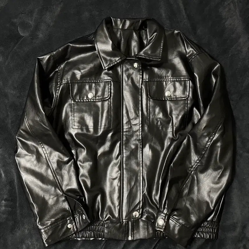 [BUNJANG] Unknown Brand Oversized Faux Leather Bomber Jacket / 00s 포켓 페이크 레더 봄버 오버핏 자켓 블랙 락시크무채색 올세인츠자라