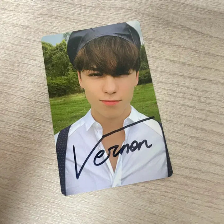 [BUNJANG] SEVENTEEN Vernon Signed Photocard / 세븐틴 버논 친필 싸인 포토카드 판매
