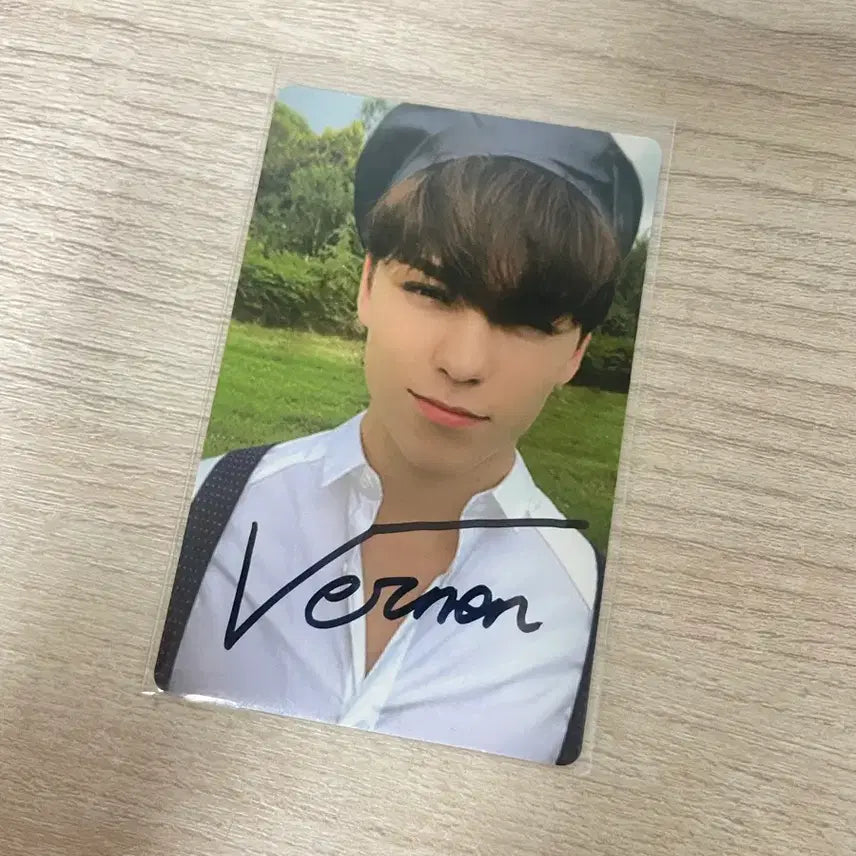 [BUNJANG] SEVENTEEN Vernon Signed Photocard / 세븐틴 버논 친필 싸인 포토카드 판매