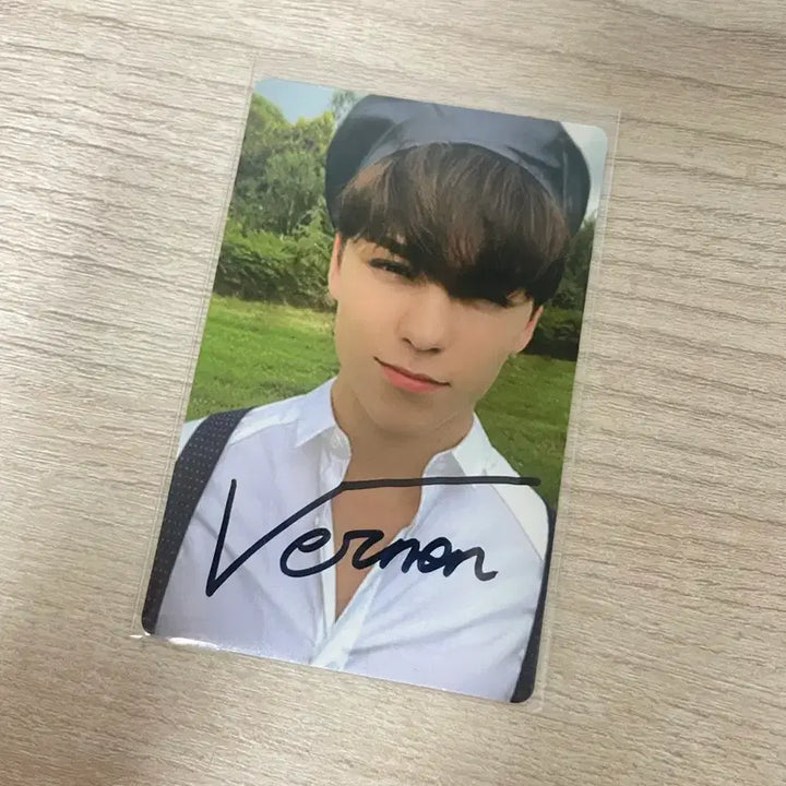[BUNJANG] SEVENTEEN Vernon Signed Photocard / 세븐틴 버논 친필 싸인 포토카드 판매