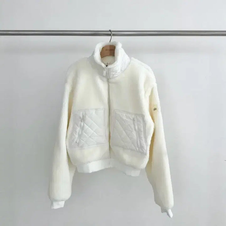 [BUNJANG] Alo Sherpa Fleece Jacket (Ivory) / alo 쉐르파 플리스, 후리스 (아이보리)