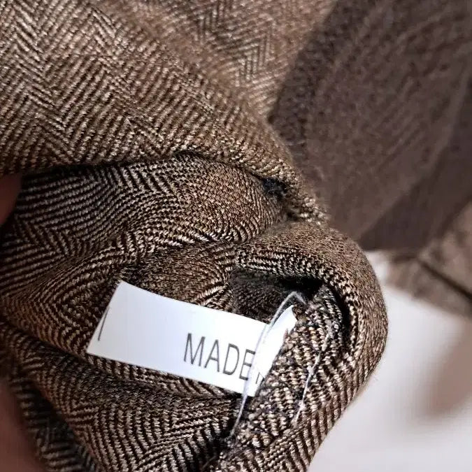 [BUNJANG] Pocket Detail Knit Cardigan / 배색 니트 가디건 브라운 포켓 디테일 01