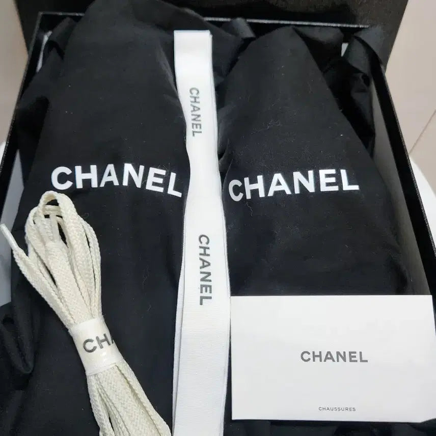 [BUNJANG] Chanel Cruise Sneakers / [정품] 샤넬 스니커즈 운동화 CC로고마크 레더 크루즈 블랙/화이트/자두