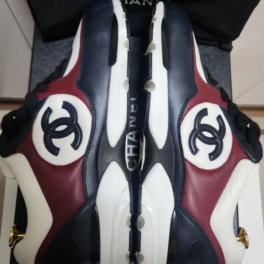 [BUNJANG] Chanel Cruise Sneakers / [정품] 샤넬 스니커즈 운동화 CC로고마크 레더 크루즈 블랙/화이트/자두