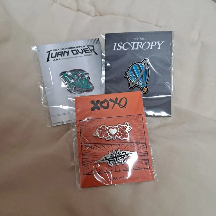 [BUNJANG] ONEWE Badge Bundle Set (Sealed) / 원위 ONEWE 미개봉 뱃지 3종 일괄