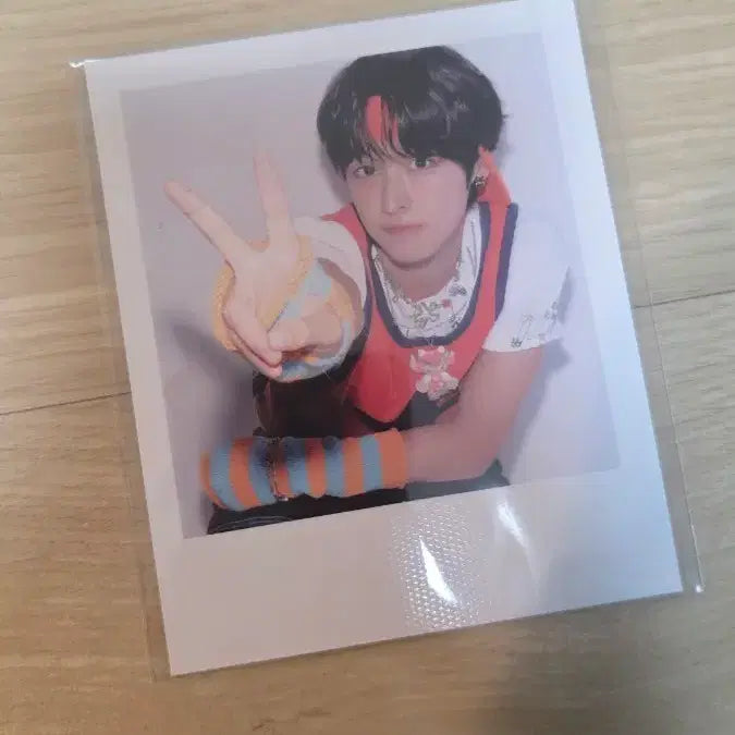 엔시티위시 리쿠 시즌그리팅 시그 폴라로이드