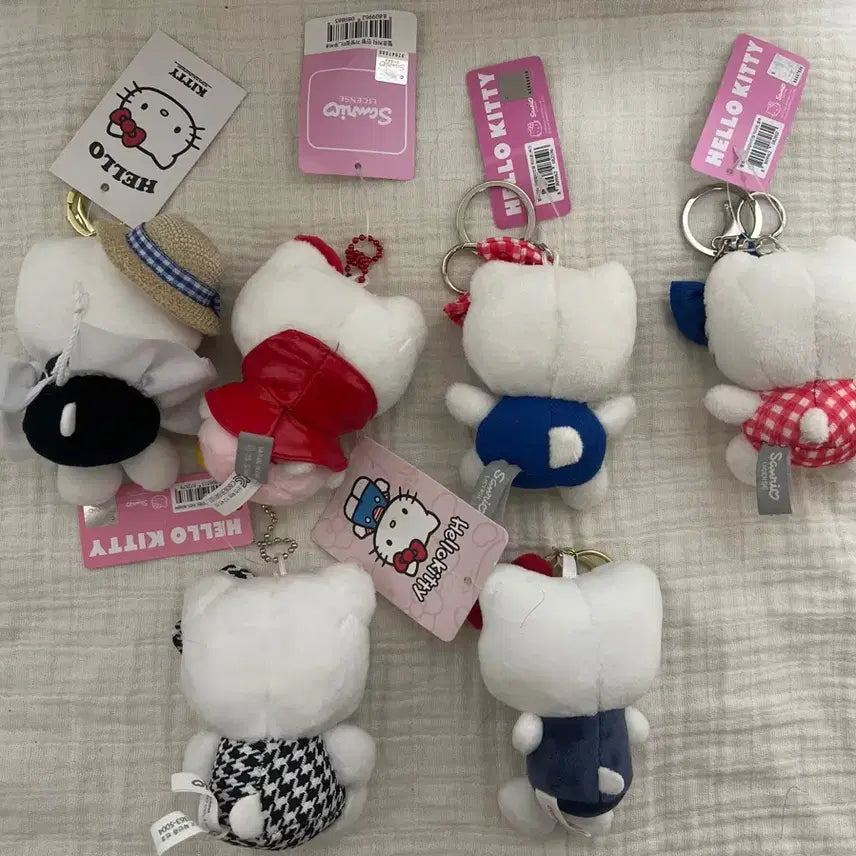 [BUNJANG] Hello Kitty Costume Design Keyring / 헬로키티 봉제인형 키링 (의상 디자인)