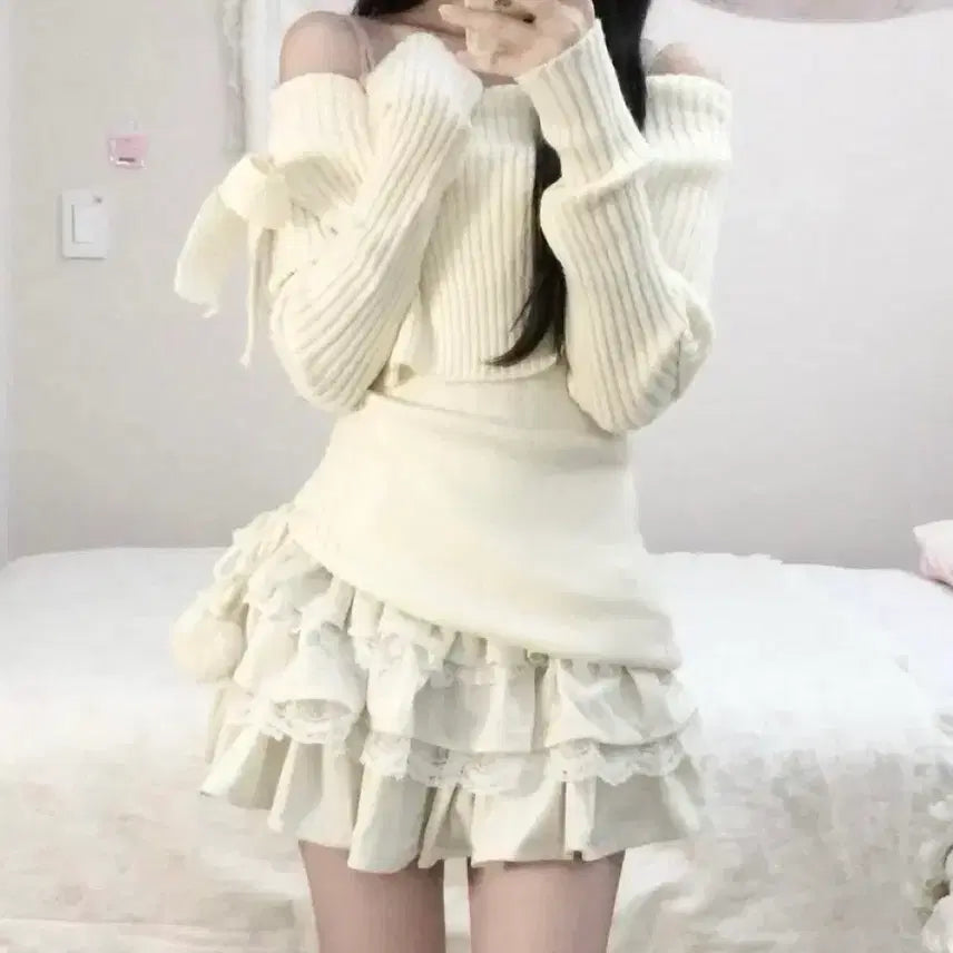 [BUNJANG] Snug Cream Off-Shoulder &amp; Snow Fairy Skirt Set / 스너그 서냥님 슈크림 오프숄더&amp;스노우 페어리 스커트