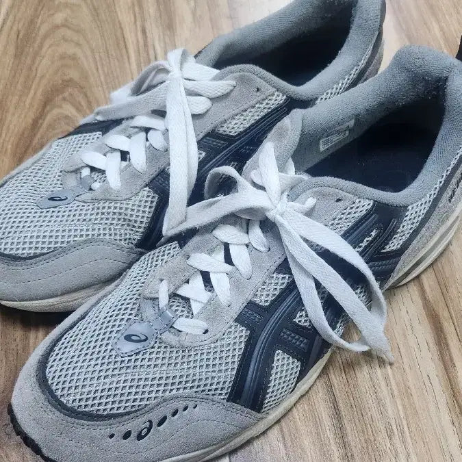[BUNJANG] Asics Gel 1090 V2 Oyster Grey Sneakers / 아식스 젤 1090 V2 오이스터 그레이