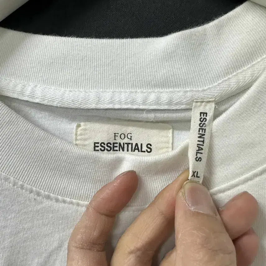 [BUNJANG] Fear of God Essential White Long Sleeve T-Shirt Size 105 / 에센셜 Fear of God 흰색 긴팔 티셔츠 105