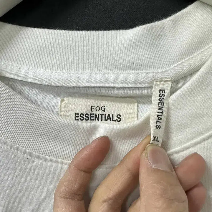 [BUNJANG] Fear of God Essential White Long Sleeve T-Shirt Size 105 / 에센셜 Fear of God 흰색 긴팔 티셔츠 105