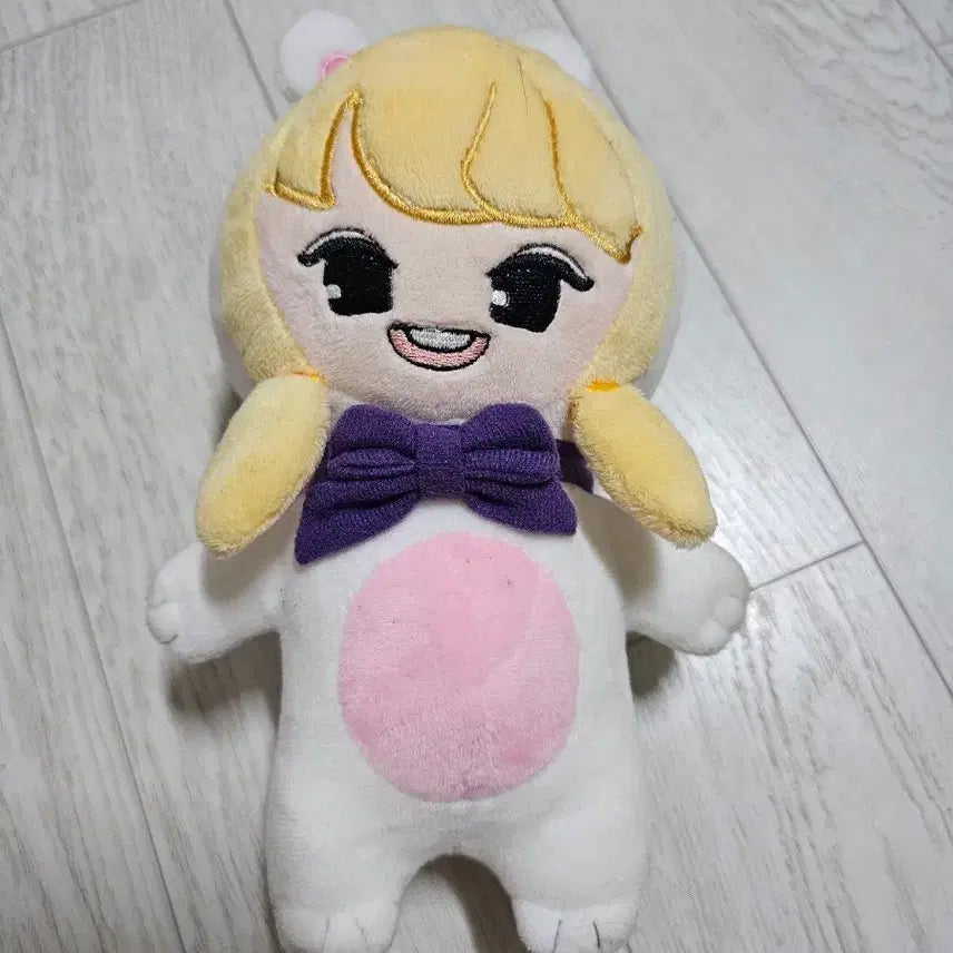 [BUNJANG] Red Velvet Irene Hyuntoekki Doll / 레드벨벳 아이린 인형 현토끼
